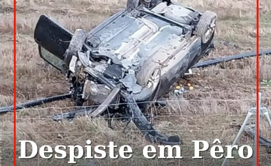 Um automóvel entrou em despiste e acabou por capotar em Pêro Viseu
