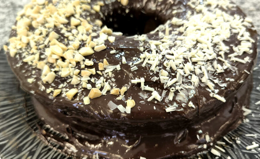 𝙍𝙚𝙘𝙚𝙞𝙩𝙖𝙨 𝙙𝙖 𝘽𝙚𝙞𝙧𝙖 𝘽𝙖𝙞𝙭𝙖 - Bolo de Laranja com cobertura de Chocolate Negro pelo
