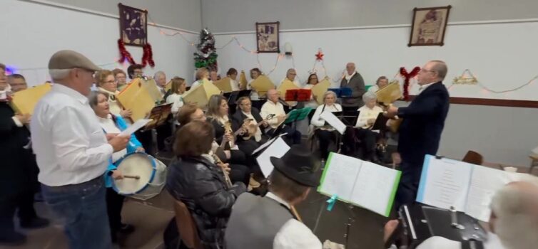 Toulões: Jantar de Natal Solidário com Atuação do Grupo de Canto da Universidade