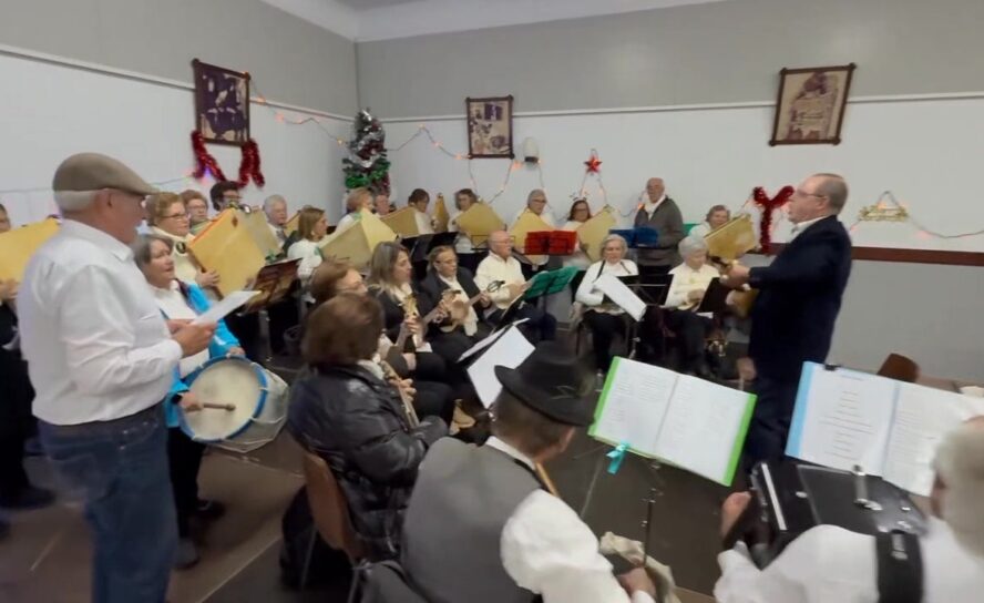 Toulões: Jantar de Natal Solidário com Atuação do Grupo de Canto da Universidade