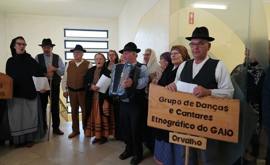 Grupos Locais Cantam "As Janeiras" na Câmara Municipal de Oleiros