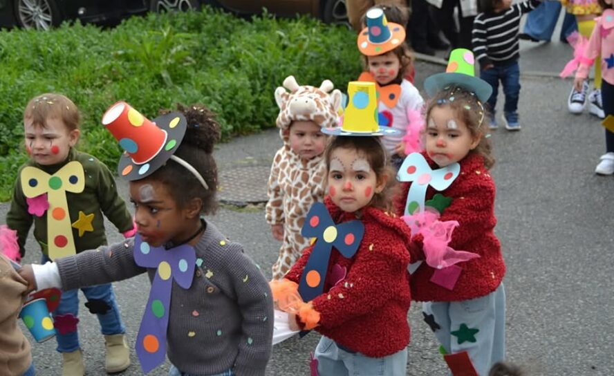 Carnaval Infantil da Creche da Santa Casa da Misericórdia do Fundão enche ruas d
