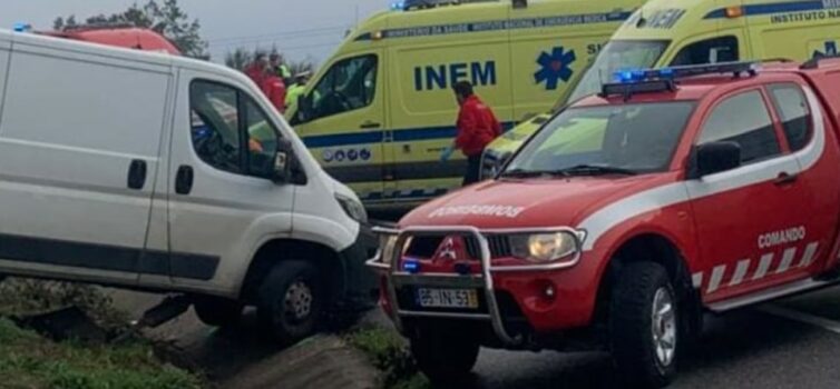 Colisão em Borba envolve ambulância e faz vários feridos