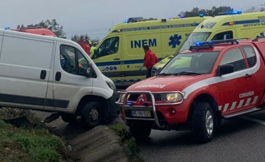 Colisão em Borba envolve ambulância e faz vários feridos
