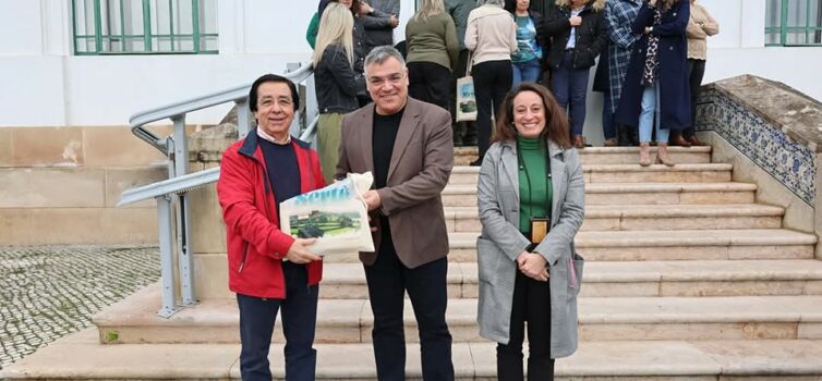 Crianças do Jardim de Infância “O Pinheirinho” desfilam na Câmara Municipal da S