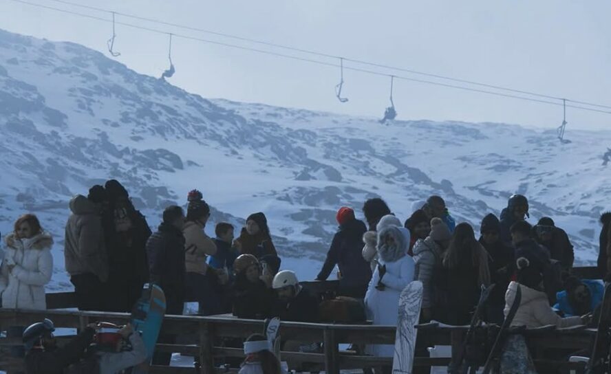 Milhares de visitantes desfrutaram da neve na Serra da Estrela
