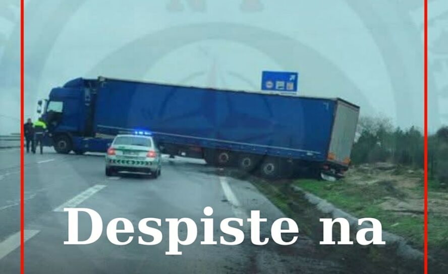 Despiste de camião corta A25