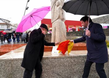 Oleiros inaugura escultura em homenagem às mulheres do concelho