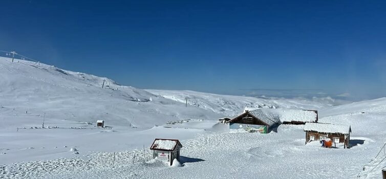 Serra da Estrela: Estância de Ski carregada de neve