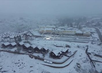 A Serra da Estrela acordou vestida de branco