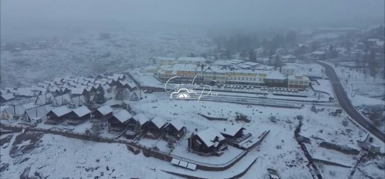 A Serra da Estrela acordou vestida de branco