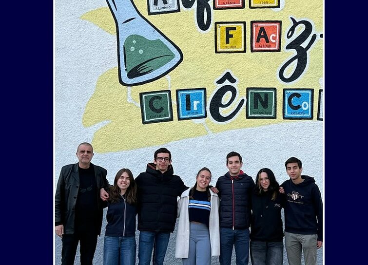 A equipa AgroSat, da Escola Secundária Quinta das Palmeiras - Covilhã