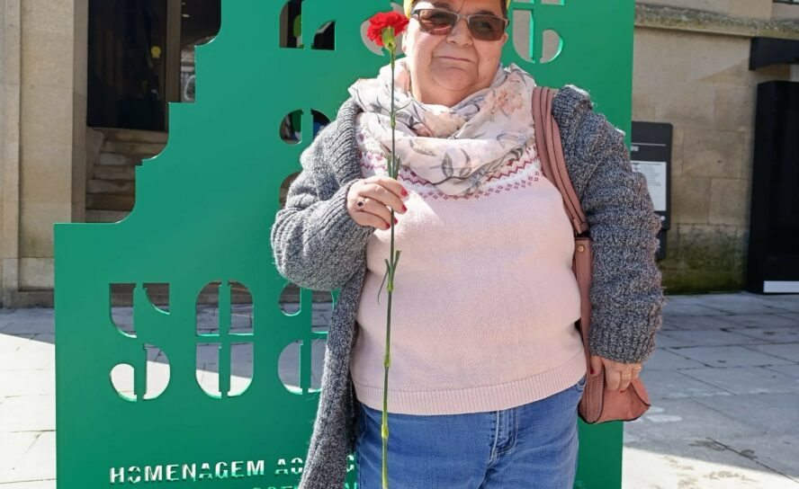 APPACDM da Covilhã celebra 25 de abril com passeio pela cidade