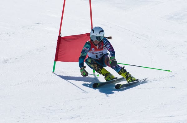 Atletas da Covilhã brilham no Campeonato Nacional de Esqui Alpino 2025