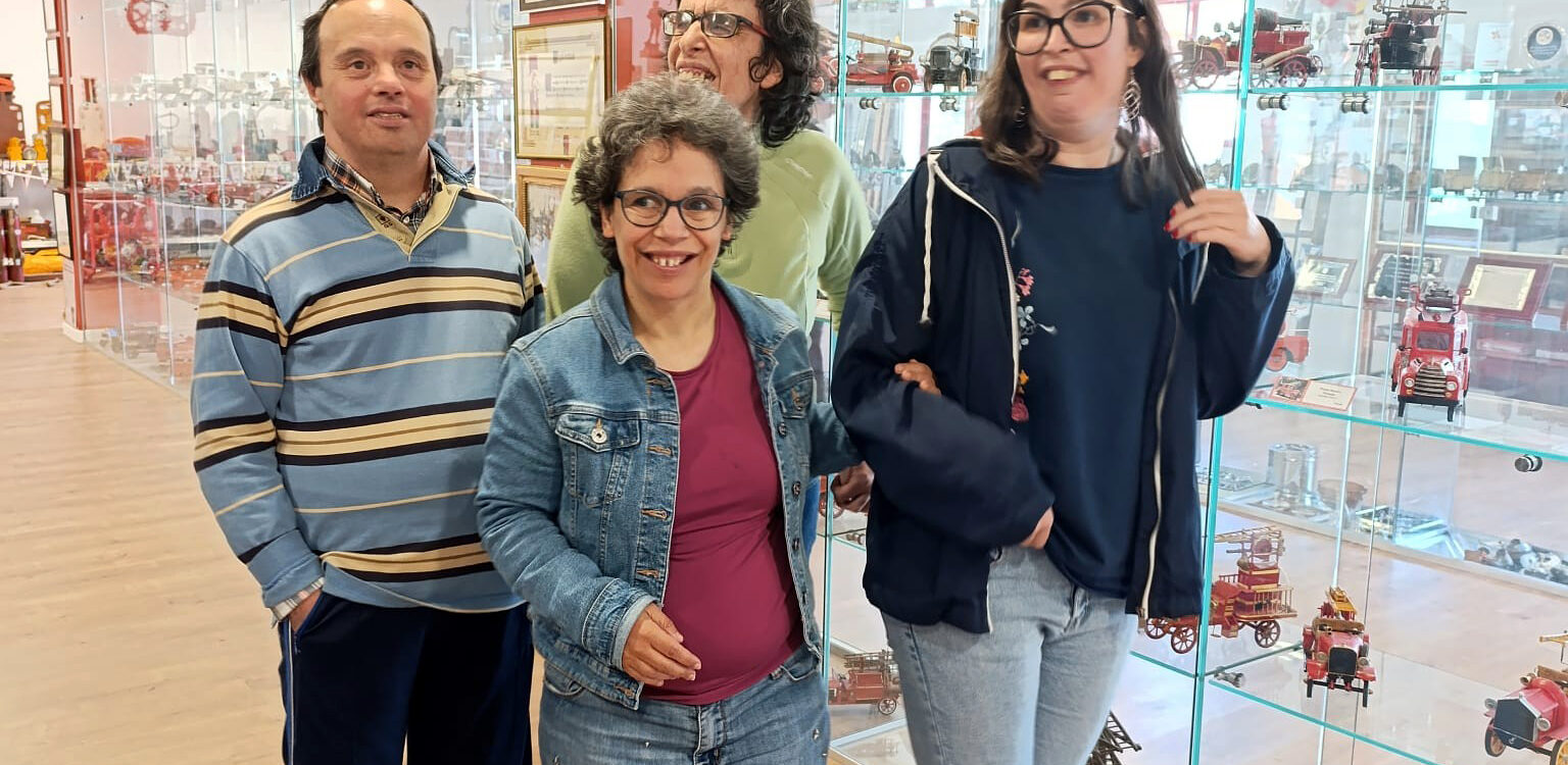 APPACDM da Covilhã visita Museu dos Bombeiros: uma viagem pela história