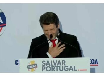 André Ventura sente-se mal em comício