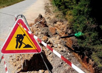 Arrancam obras de ampliação da rede de água na Estrada das Enguias, em Santa Cat