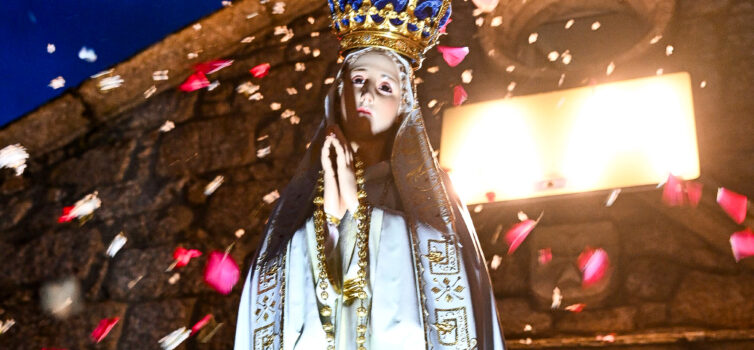 Beira Baixa TV a 173 nouvelles photos dans l’album COVILHÃ Procissão das velas 2