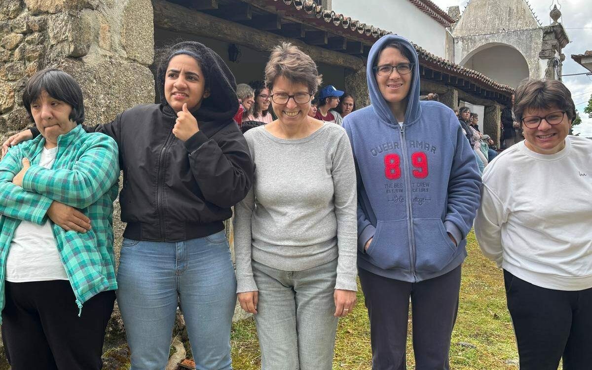 Utentes da AACCB participam na missa campal em honra de Nossa Senhora de Mércole