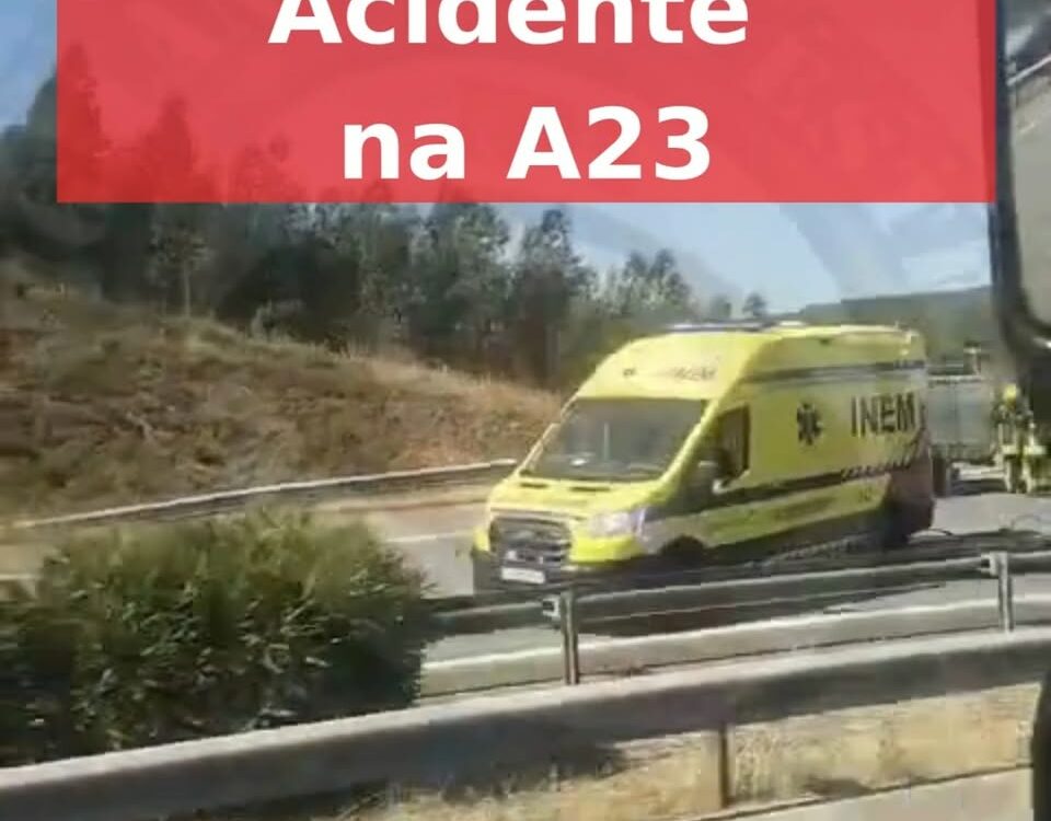 A23 cortada ao trânsito devido a acidente