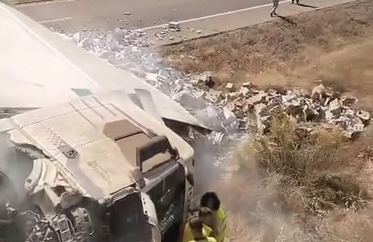 Acidente entre camião e automóvel fechou A-5 em Cáceres