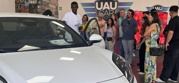 Alunos da ETEPA apresentam projeto inovador em parceria com UAU CAR