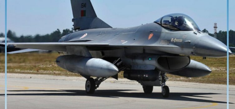F-16 escoltam avião com ameaça de bomba