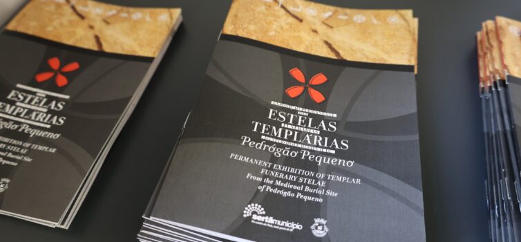 Pedrógão Pequeno inaugura exposição sobre Estelas Templárias