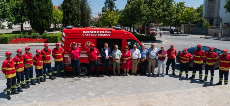 Bombeiros Voluntários de Castelo Branco têm nova ambulância de socorro