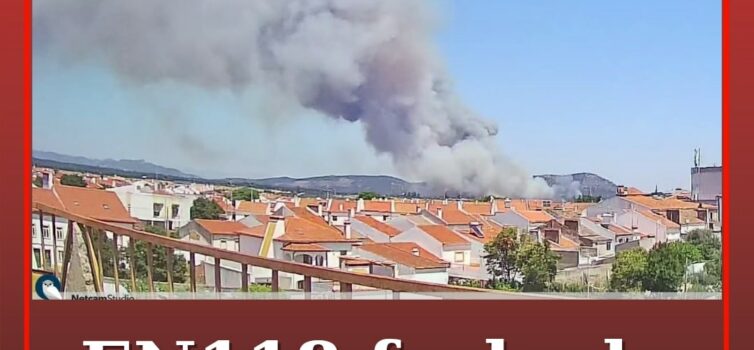 Estrada cortada devido a incêndio