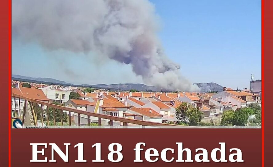Estrada cortada devido a incêndio