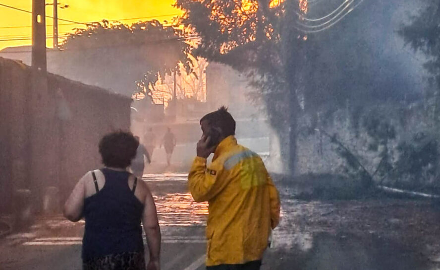 Incêndio em Penamacor continua a ganhar força
