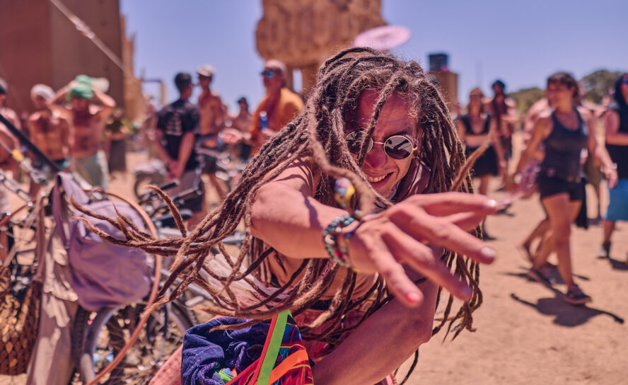 O Ritual da Dança: Amor em Movimento no Presente