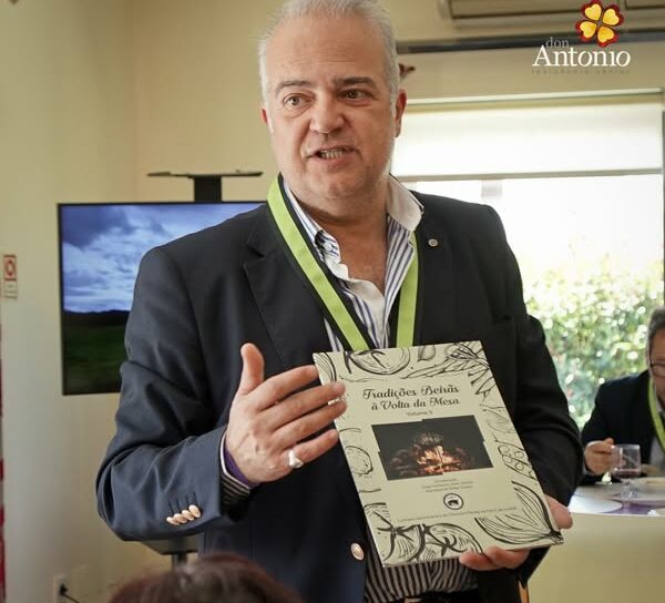Residência Sénior Don António recebe almoço temático com a Confraria da Cherovia