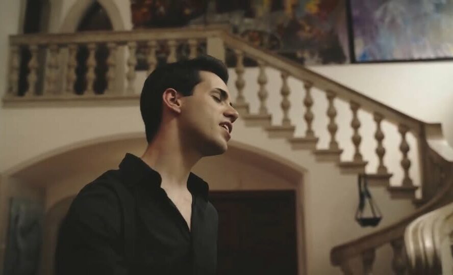 Rodrigo Lourenço lança novo single “Clichê”
