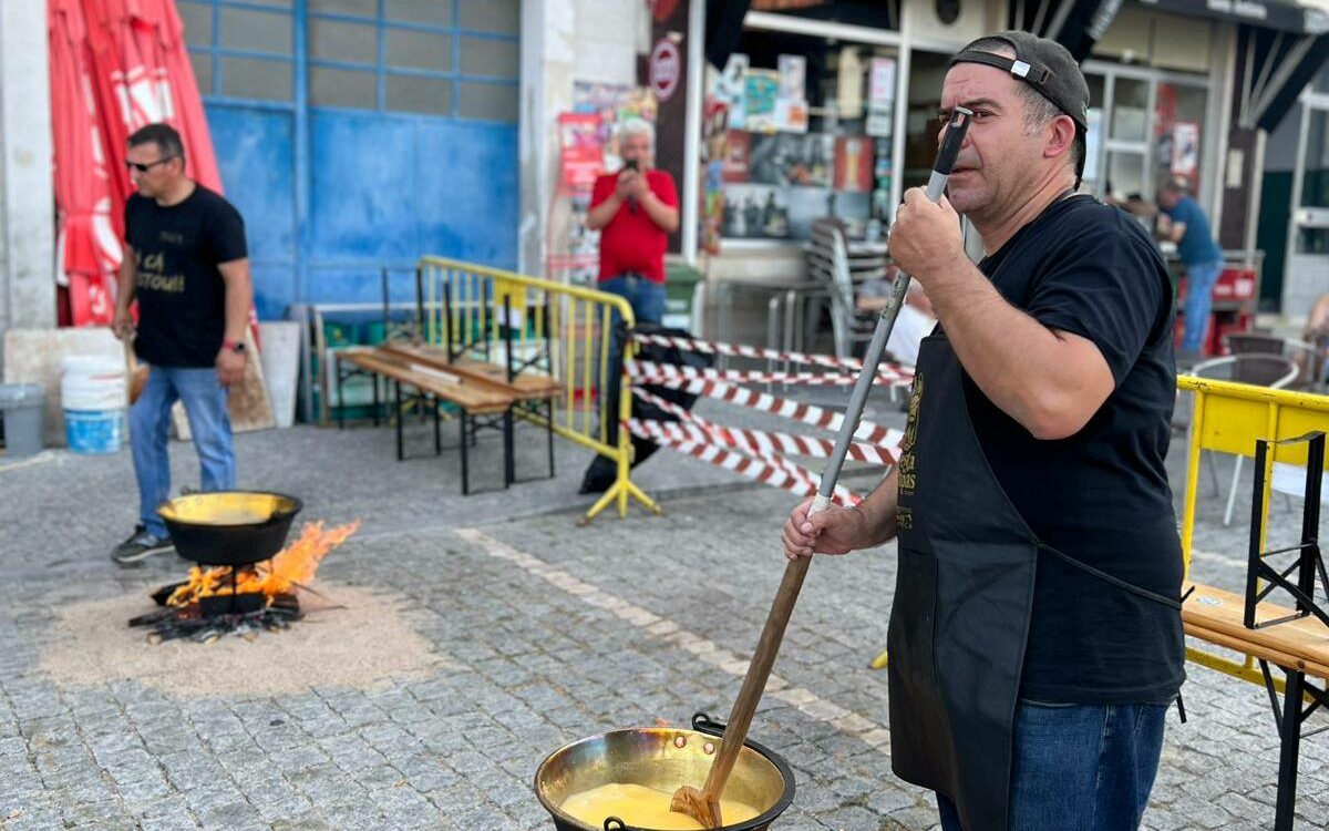 Utentes do Lar Major Rato marcam presença Festa das Papas