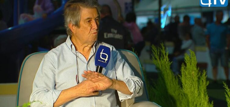 Joaquim Eduardo Barata, escritor e cronista, apresentou-nos o seu livro "Crescer