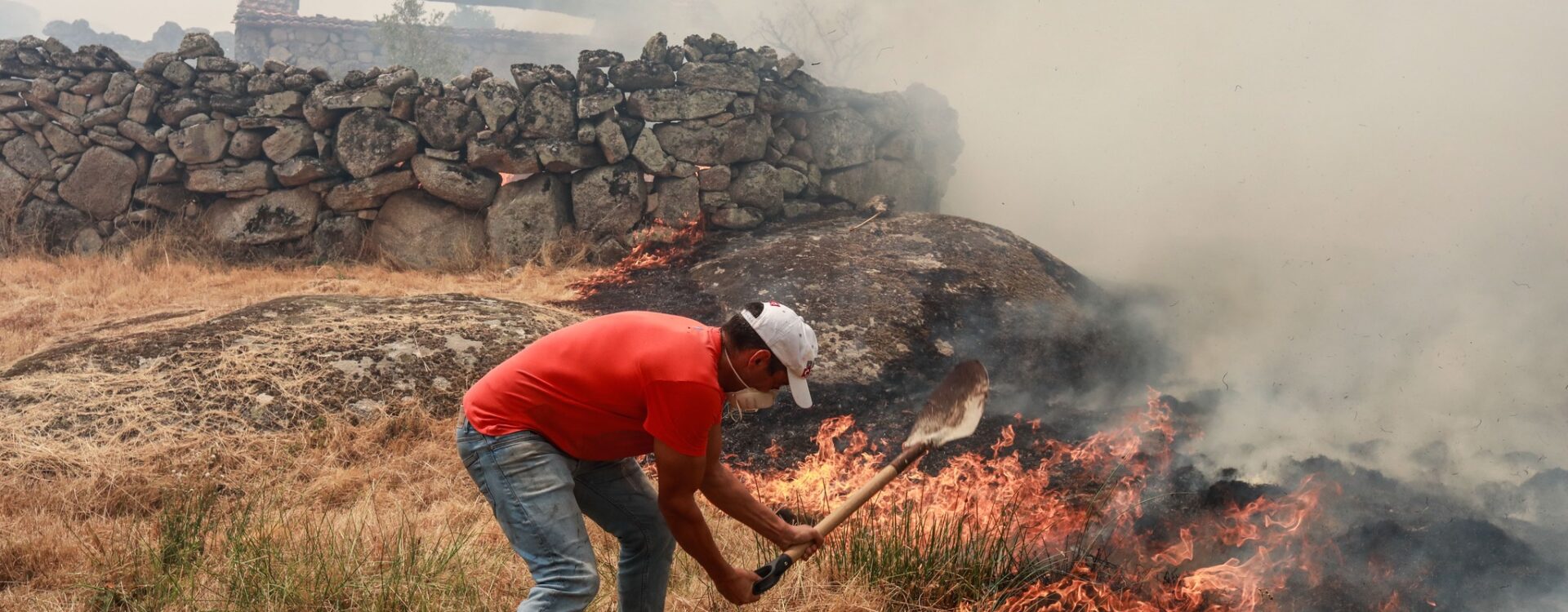 Linha de fogo com dez quilómetros e nova frente preocupam no Sabugal