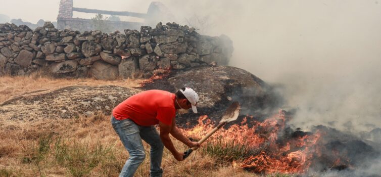 Linha de fogo com dez quilómetros e nova frente preocupam no Sabugal