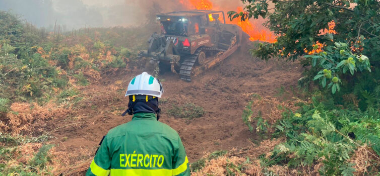 Militares do Exército continuam destacados no combate aos incêndios em várias re