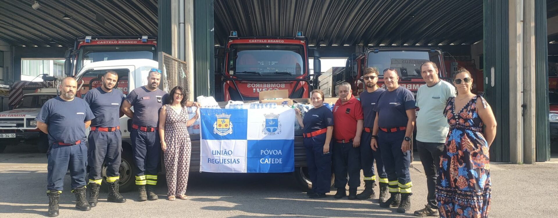 População da Póvoa de Rio de Moinhos e Caféde entrega donativos aos Bombeiros de