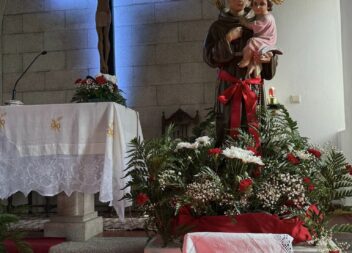Procissão em honra de Santo António