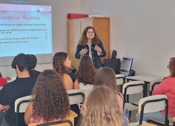 Agrupamento de Escolas de Vila Velha de Ródão assinala o Outubro Rosa com ação d