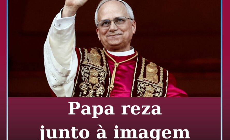 Papa reza junto à imagem da Virgem de Fátima