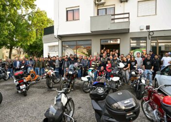 Passeio de Motos Antigas reúne mais de uma centena de participantes em Castelo B