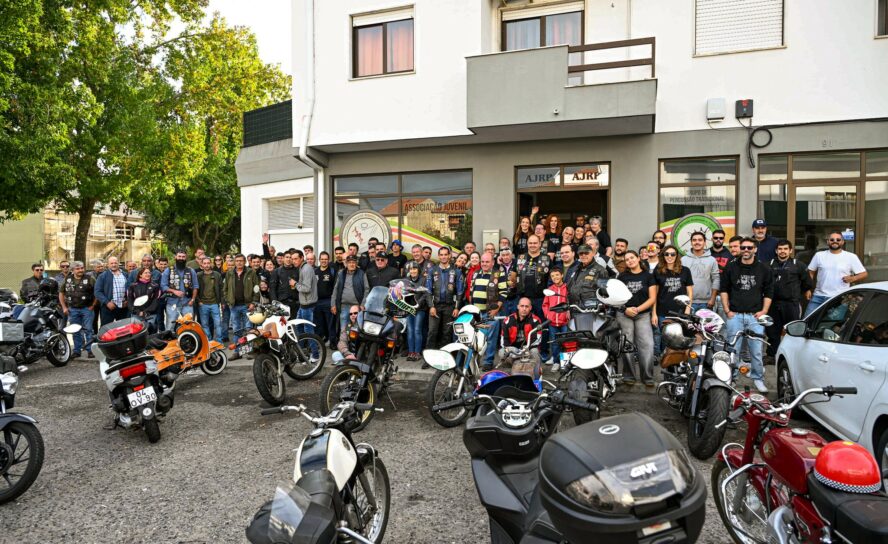 Passeio de Motos Antigas reúne mais de uma centena de participantes em Castelo B