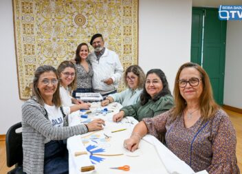 𝗕𝗲𝗶𝗿𝗮 𝗕𝗮𝗶𝘅𝗮 𝗧𝗩 𝗲𝗻𝘁𝗿𝗲𝘃𝗶𝘀𝘁𝗮 𝗦𝗮𝗿𝗮 𝗩𝗮𝗹𝗲́𝗿𝗶𝗼, 𝗰𝗼𝗼𝗿𝗱𝗲𝗻𝗮𝗱𝗼𝗿𝗮 𝗱𝗼 𝗖𝗲𝗻𝘁𝗿𝗼 𝗱𝗲 𝗜𝗻𝘁𝗲𝗿𝗽𝗿𝗲𝘁𝗮𝗰̧𝗮