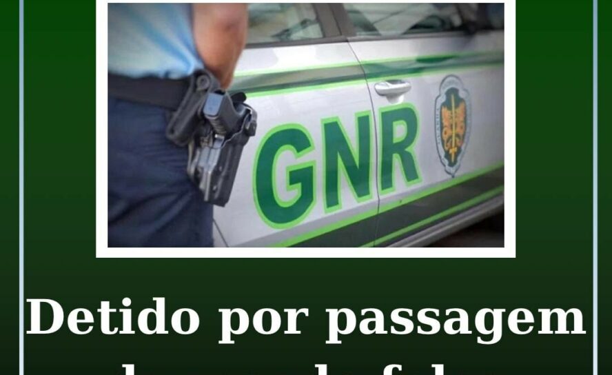 Detido por passagem de moeda falsa
