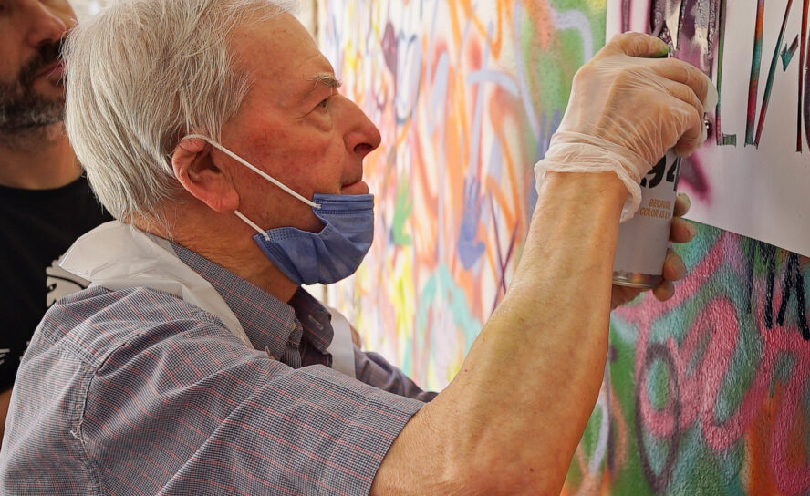Lata 65 leva arte urbana à Residência Sénior Don António