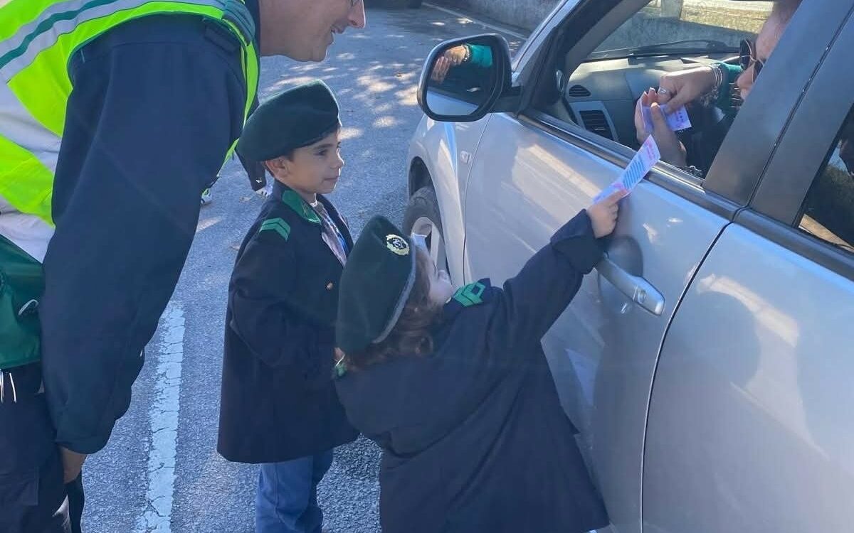 Mini guardas em ação em Tinalhas